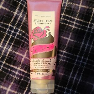 Bath & Body Works Sweet Petal Pound Cake Body Cream